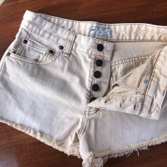 ❌SOLD❌ Free People Cutoff High Waisted Shorts - Picture 4 of 4